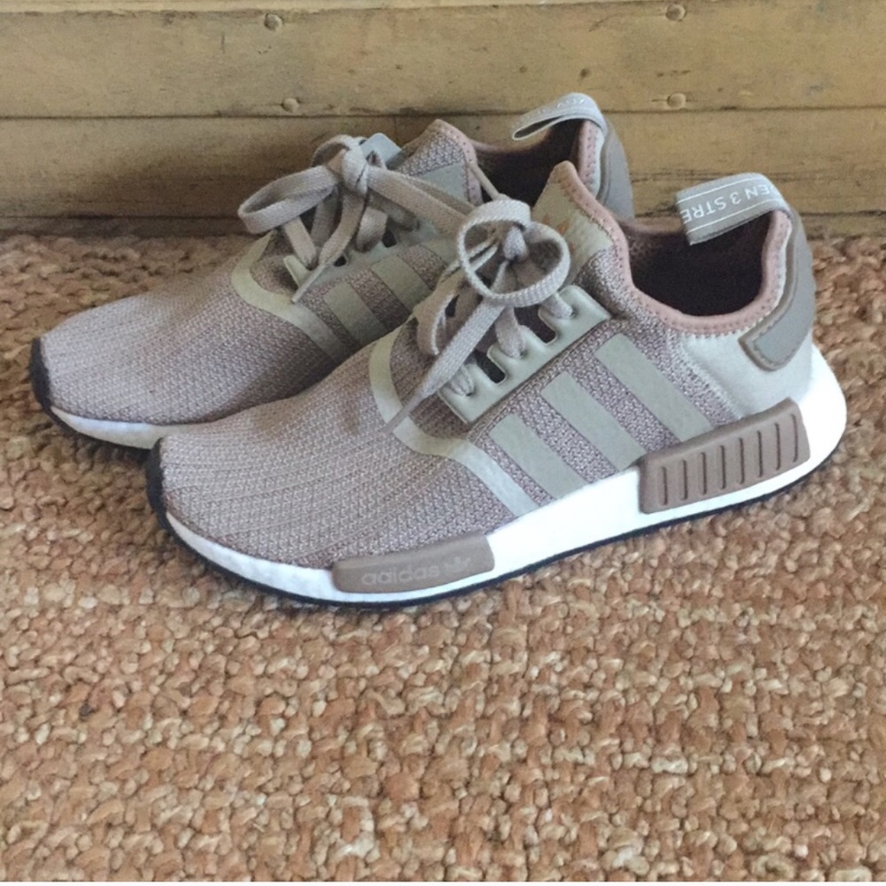 ADIDAS NMD R1 TAN NUDE ATHLETIC SNEAKER 7 MEN 9 WM